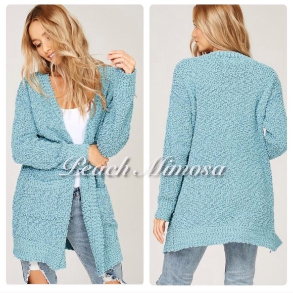 Sweaters - Last 1! CLOSET STAPLE Cozy cardigan